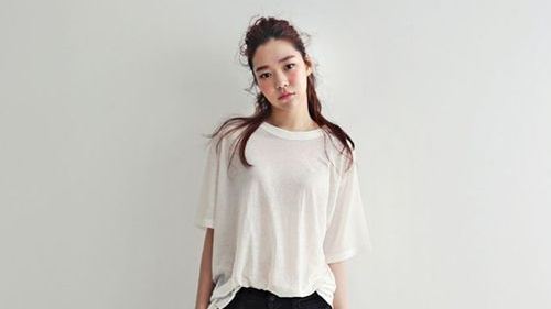 pake kaos putih lebih elegan