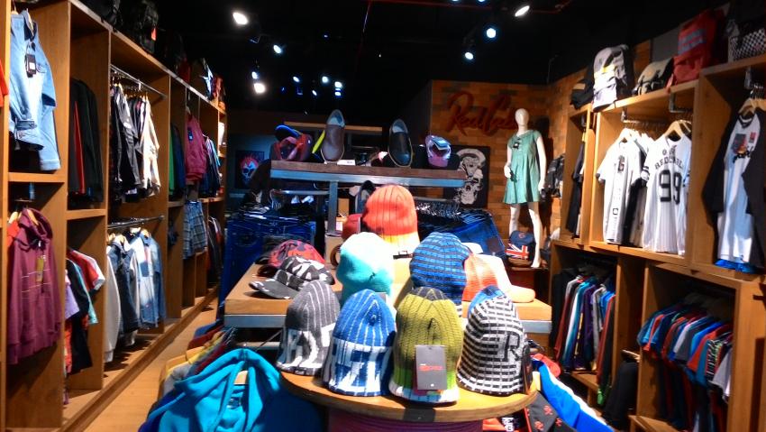 Sejarah clothing dan distro di indonesia
